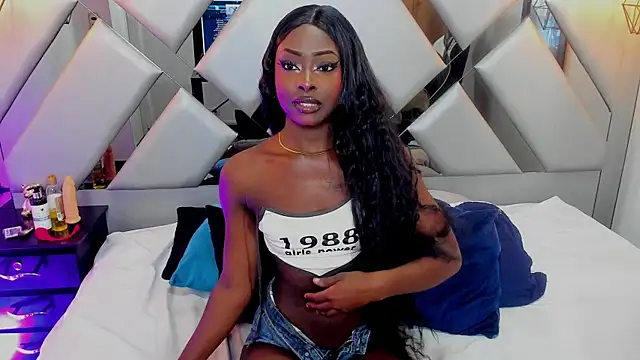 Snapshot of Nahomi-Hill chatting on 02.28.25 Nahomi-Hill online show from 02.28.25