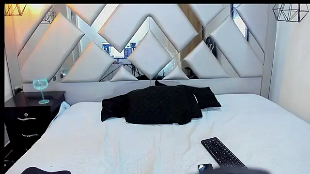 Snapshot of Nahomi-Hill chatting on 11.07.25 Nahomi-Hill online show from 11.07.25