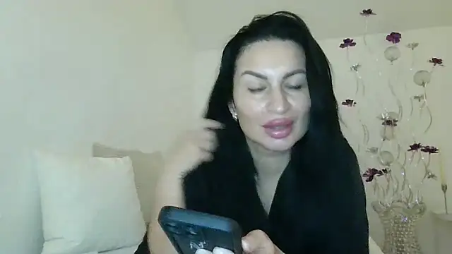 Snapshot of Helena7077 chatting on 01.17.25 Helena7077 online show from 01.17.25