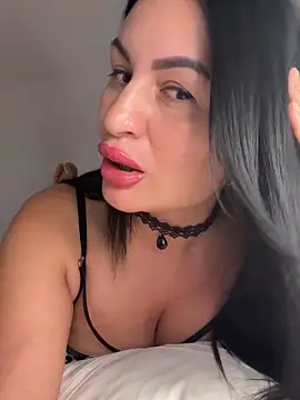 Snapshot of Helena7077 chatting on 10.04.25 Helena7077 online show from 10.04.25