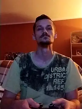 Snapshot of Crazzy_Maiky chatting on 11.10.25 Crazzy Maiky online show from 11.10.25