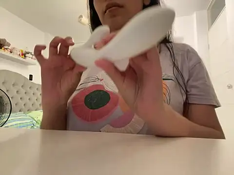 Snapshot of ForeverLola2024 chatting on 03.04.25 ForeverLola2024 online show from 03.04.25