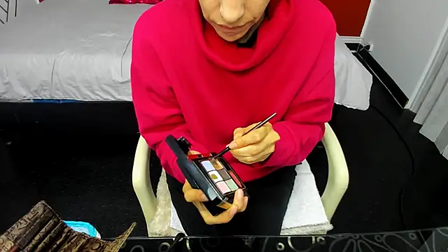 Snapshot of Abrillee1 chatting on 12.26.24 Abrillee1 online show from 12.26.24