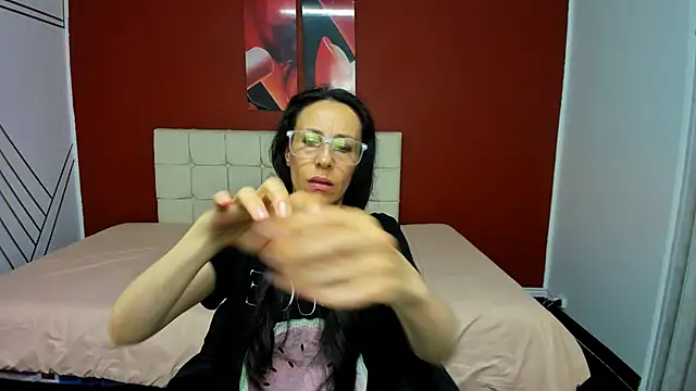 Snapshot of Abrillee1 chatting on 12.29.24 Abrillee1 online show from 12.29.24