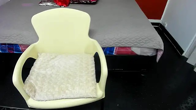 Snapshot of Abrillee1 chatting on 02.27.25 Abrillee1 online show from 02.27.25