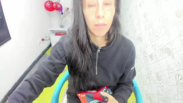 Snapshot of Abrillee1 chatting on 03.14.25 Abrillee1 online show from 03.14.25