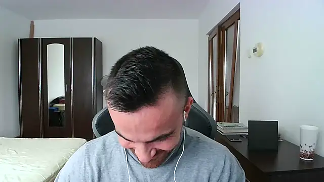 Snapshot of mu5clemania2 chatting on 09.30.25 mu5clemania2 online show from 09.30.25