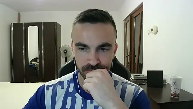 Snapshot of mu5clemania2 chatting on 10.02.25 mu5clemania2 online show from 10.02.25