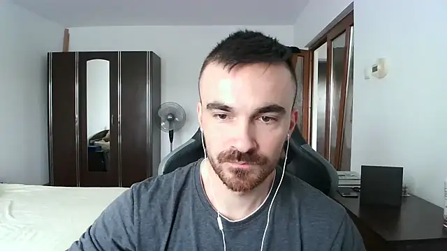 Snapshot of mu5clemania2 chatting on 10.05.25 mu5clemania2 online show from 10.05.25