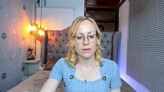 Snapshot of SammySanders chatting on 12.28.24 SammySanders online show from 12.28.24