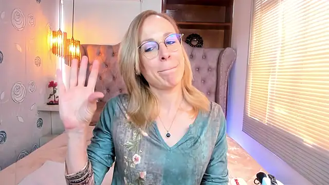 Snapshot of SammySanders chatting on 12.29.24 SammySanders online show from 12.29.24