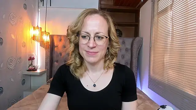 Snapshot of SammySanders chatting on 02.05.25 SammySanders online show from 02.05.25