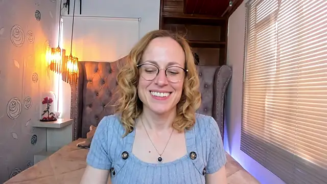 Snapshot of SammySanders chatting on 02.15.25 SammySanders online show from 02.15.25