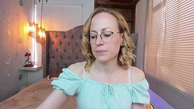 Snapshot of SammySanders chatting on 02.28.25 SammySanders online show from 02.28.25