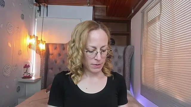 Snapshot of SammySanders chatting on 03.04.25 SammySanders online show from 03.04.25