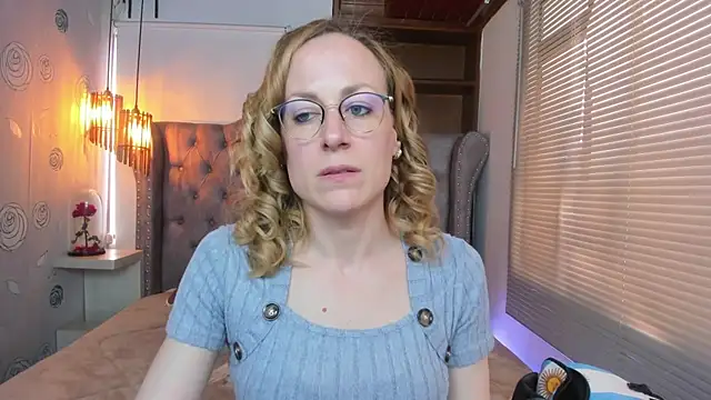 Snapshot of SammySanders chatting on 03.12.25 SammySanders online show from 03.12.25