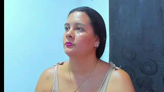 Snapshot of SophieWoods_ chatting on 09.26.25 SophieWoods  online show from 09.26.25