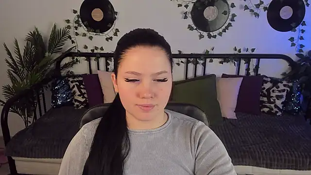 Snapshot of MaryAriel chatting on 02.23.25 MaryAriel online show from 02.23.25