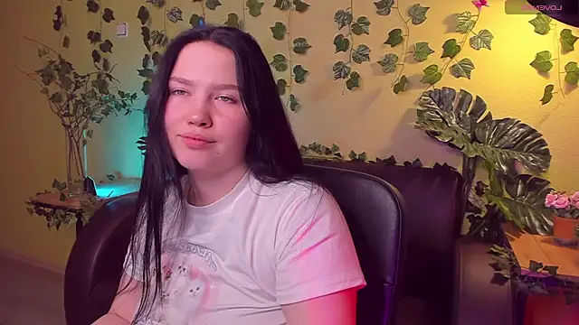 Snapshot of MaryAriel chatting on 03.20.25 MaryAriel online show from 03.20.25