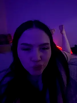 Snapshot of MaryAriel chatting on 09.30.25 MaryAriel online show from 09.30.25