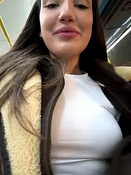 Snapshot of Sophie_Avory chatting on 10.23.25 Sophie Avory online show from 10.23.25