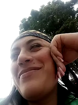 Snapshot of Lesly_10- chatting on 12.15.24 Lesly 10- online show from 12.15.24