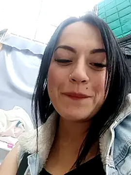 Snapshot of Lesly_10- chatting on 12.30.24 Lesly 10- online show from 12.30.24