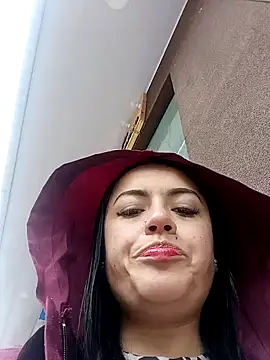 Snapshot of Lesly_10- chatting on 01.03.25 Lesly 10- online show from 01.03.25