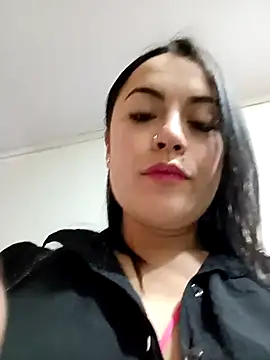Snapshot of Lesly_10- chatting on 03.10.25 Lesly 10- online show from 03.10.25
