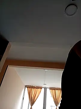 Snapshot of Lesly_10- chatting on 03.15.25 Lesly 10- online show from 03.15.25