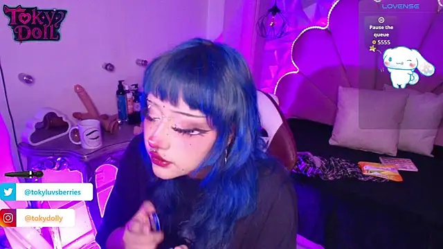 Snapshot of toky_doll chatting on 09.17.25 toky doll online show from 09.17.25