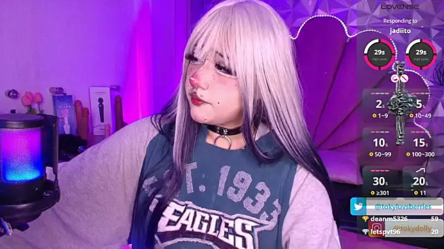 Snapshot of toky_doll chatting on 09.30.25 toky doll online show from 09.30.25