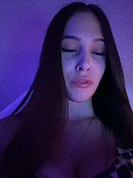 Snapshot of EricaWalls chatting on 12.20.24 EricaWalls online show from 12.20.24