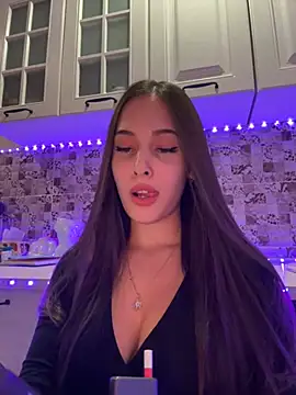 Snapshot of EricaWalls chatting on 12.21.24 EricaWalls online show from 12.21.24