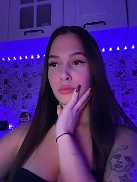 Snapshot of EricaWalls chatting on 01.29.25 EricaWalls online show from 01.29.25