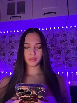 Snapshot of EricaWalls chatting on 02.01.25 EricaWalls online show from 02.01.25