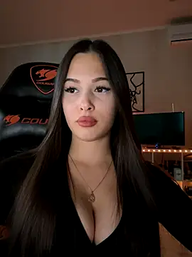 Snapshot of EricaWalls chatting on 09.15.25 EricaWalls online show from 09.15.25