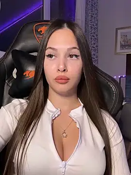 Snapshot of EricaWalls chatting on 10.20.25 EricaWalls online show from 10.20.25