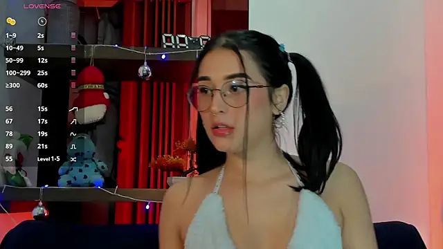 Snapshot of Charlotte_greys chatting on 12.11.24 Charlotte greys online show from 12.11.24