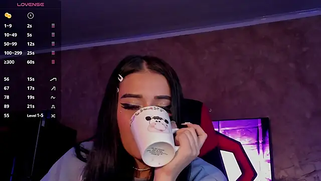 Snapshot of Charlotte_greys chatting on 01.08.25 Charlotte greys online show from 01.08.25