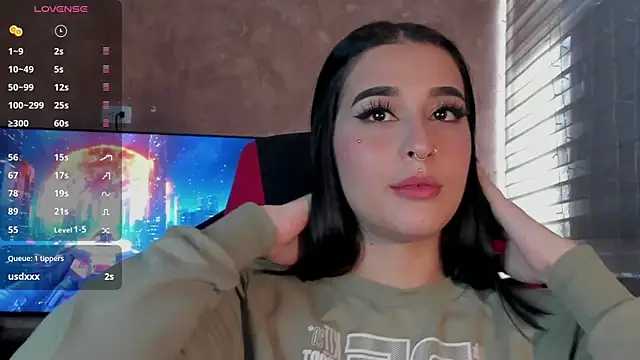 Snapshot of Charlotte_greys chatting on 01.28.25 Charlotte greys online show from 01.28.25