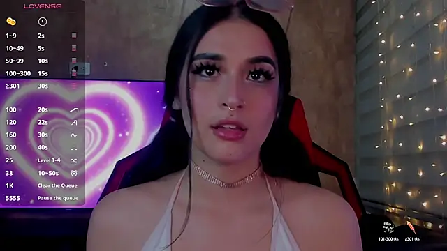 Snapshot of Charlotte_greys chatting on 02.07.25 Charlotte greys online show from 02.07.25