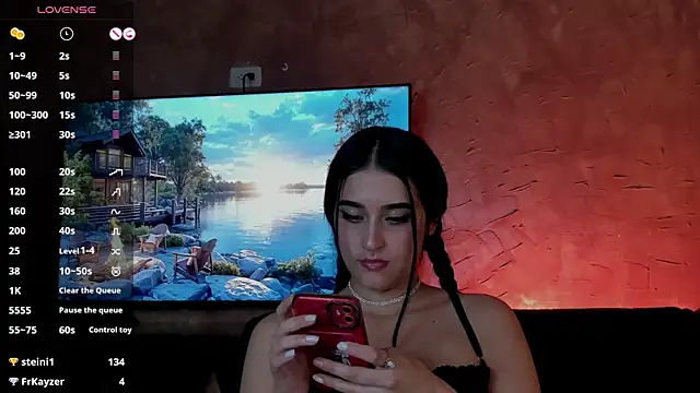 Snapshot of Charlotte_greys chatting on 02.21.25 Charlotte greys online show from 02.21.25