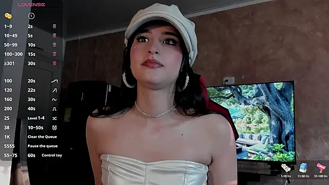 Snapshot of Charlotte_greys chatting on 02.26.25 Charlotte greys online show from 02.26.25