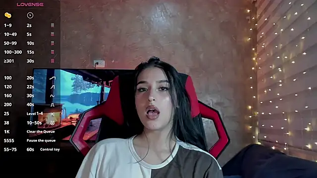 Snapshot of Charlotte_greys chatting on 03.01.25 Charlotte greys online show from 03.01.25