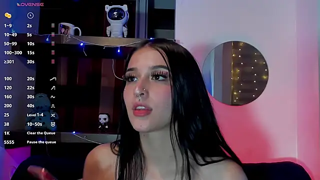 Snapshot of Charlotte_greys chatting on 03.22.25 Charlotte greys online show from 03.22.25