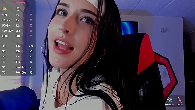 Snapshot of Charlotte_greys chatting on 09.18.25 Charlotte greys online show from 09.18.25