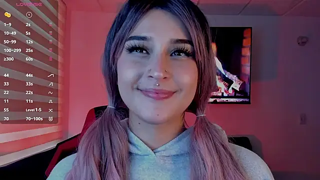 Snapshot of Charlotte_greys chatting on 10.09.25 Charlotte greys online show from 10.09.25