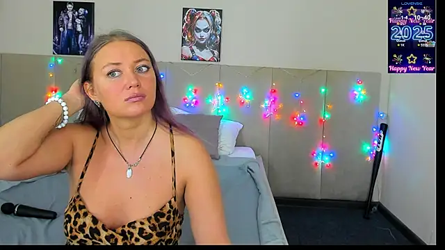 Snapshot of MuscleXXXBarbie chatting on 02.14.25 MuscleXXXBarbie online show from 02.14.25