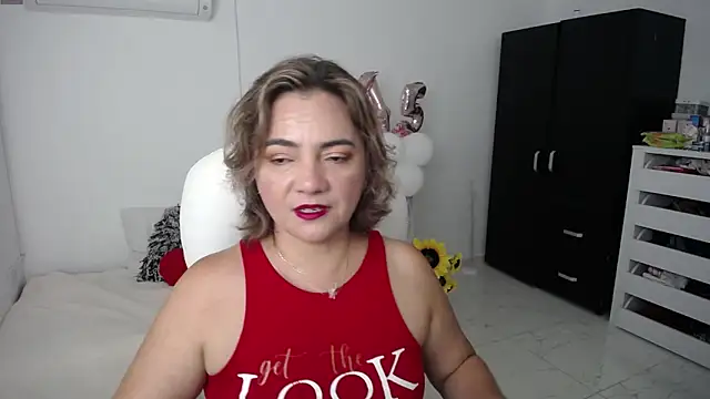 Snapshot of Chiraz_hasnaa chatting on 01.26.25 Chiraz hasnaa online show from 01.26.25